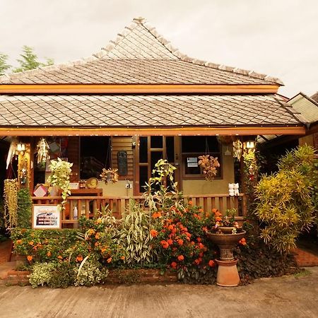 Huen Kham Kong Guesthouse Mae Sariang Zewnętrze zdjęcie