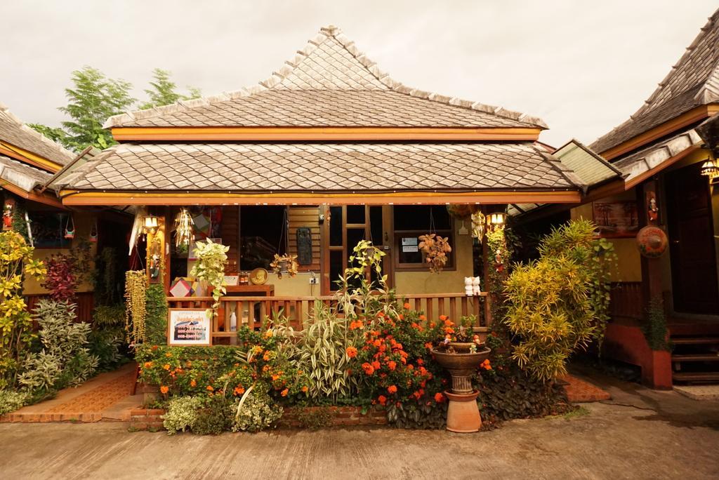 Huen Kham Kong Guesthouse Mae Sariang Zewnętrze zdjęcie