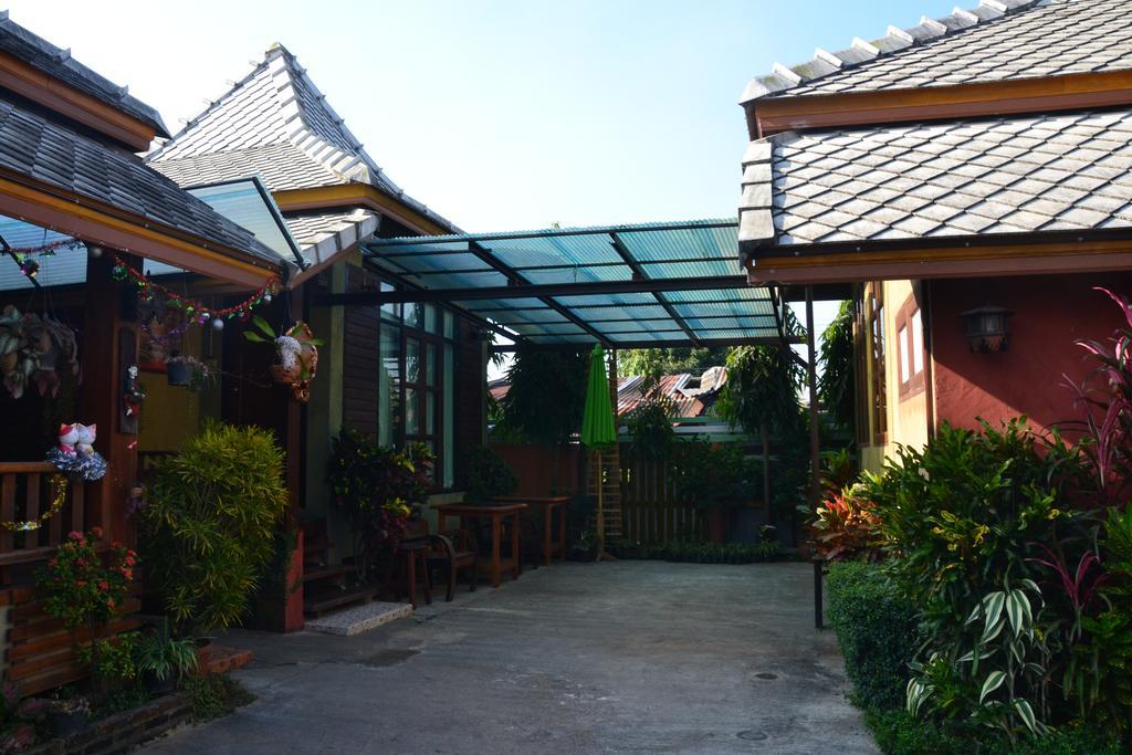 Huen Kham Kong Guesthouse Mae Sariang Zewnętrze zdjęcie