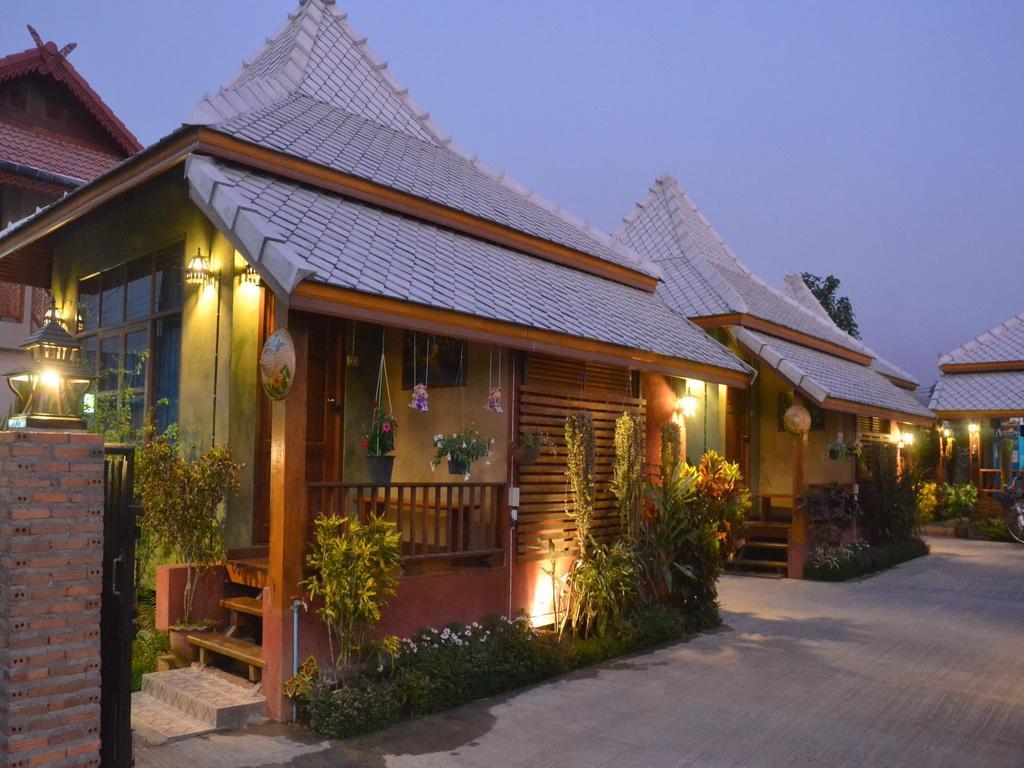 Huen Kham Kong Guesthouse Mae Sariang Zewnętrze zdjęcie