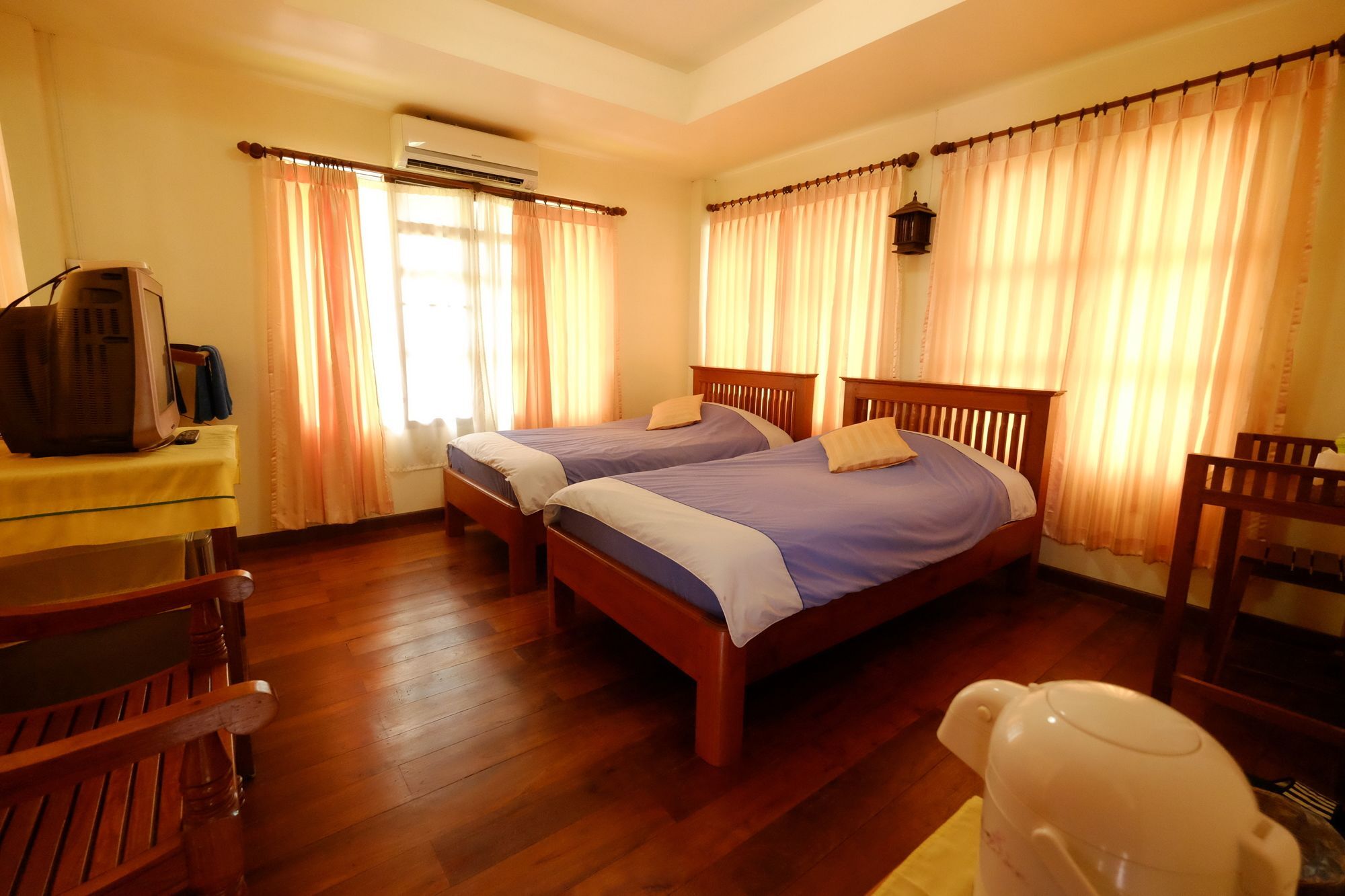 Huen Kham Kong Guesthouse Mae Sariang Zewnętrze zdjęcie